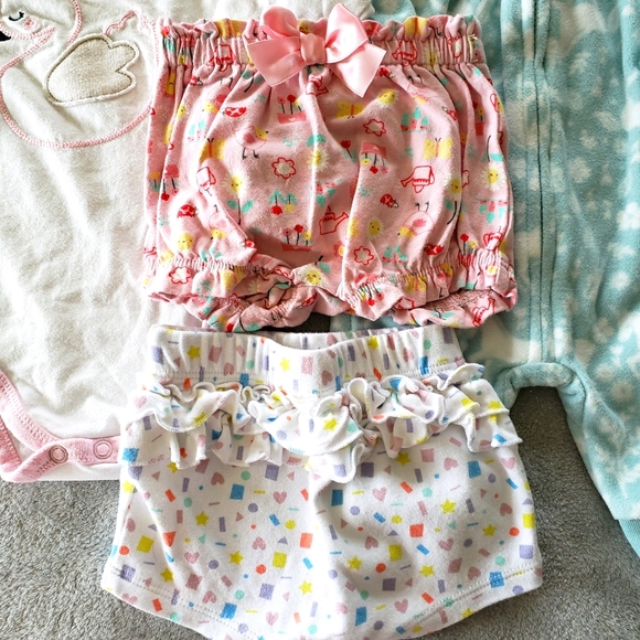 Newborn Bodysuit and Short Bundle - Picture 2 of 6